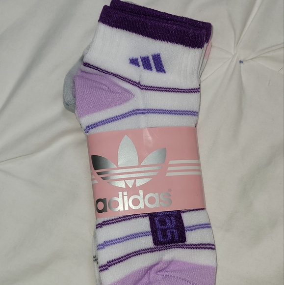 BOGO 50%OFF---ADIDAS---Nice set of 3 pair of adidas socks - Picture 1 of 3